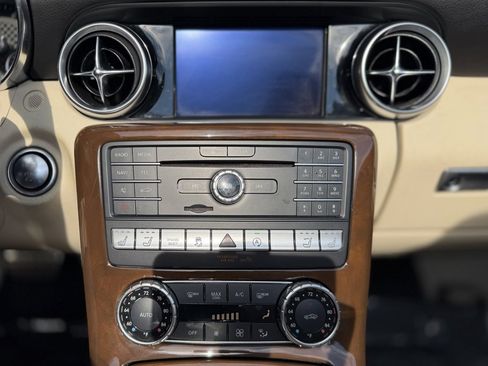 Used 2019 Mercedes-Benz SLC 300 image 41