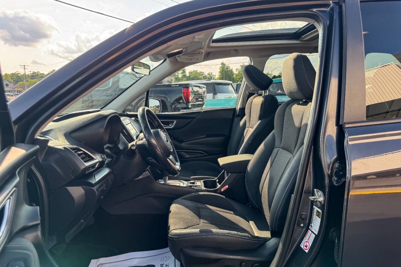 Used 2019 Subaru Forester Premium AWD/4WD image 17
