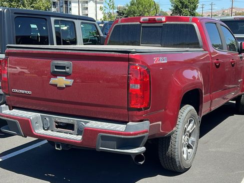 Used 2017 Chevrolet Colorado Z71 AWD/4WD image 3