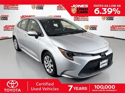 Certified 2022 Toyota Corolla LE FWD image 1