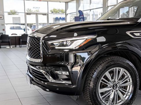 Used 2018 INFINITI QX80 2WD w/ Driver Assistance Package image 5