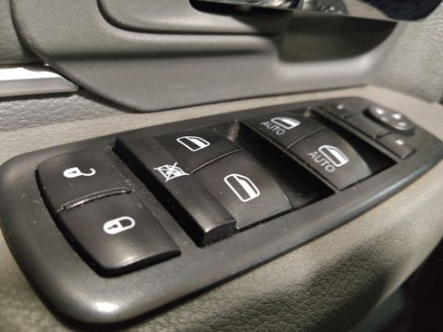 Used 2020 RAM 1500 Classic SLT RWD image 27