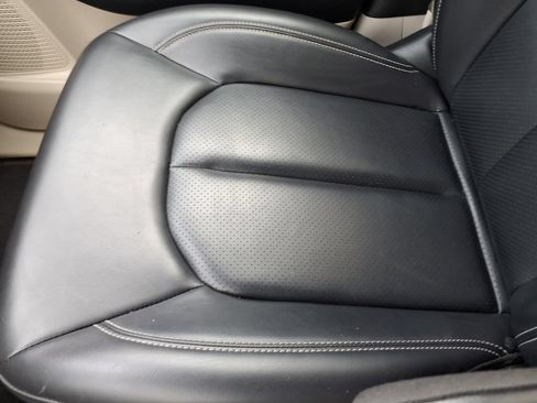 Used 2023 Chrysler Pacifica Touring-L FWD image 25