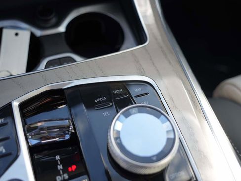 Used 2026 BMW X7 M60i image 27