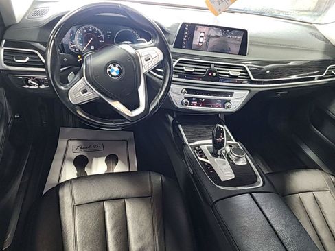 Used 2019 BMW 740i w/ Parking Assistance Package RWD image 5