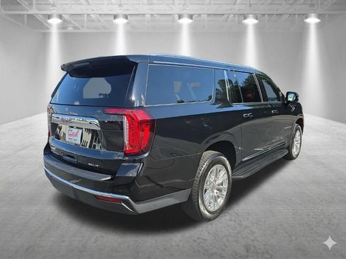 Certified 2023 GMC Yukon XL SLT w/ SLT Premium Package AWD/4WD image 4