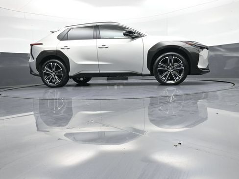 Certified 2023 Toyota bZ4X AWD w/ Weather Package image 30