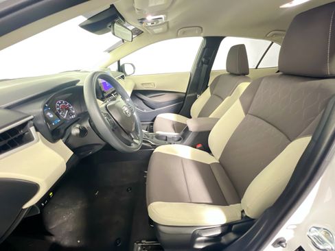 Used 2025 Toyota Corolla LE image 14