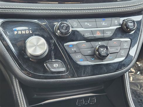 Used 2021 Chrysler Pacifica Limited w/ S Appearance Package image 21