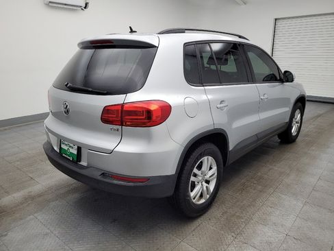 Used 2016 Volkswagen Tiguan S image 9