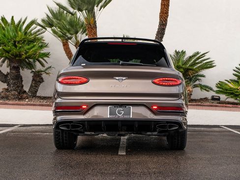 Used 2022 Bentley Bentayga image 8