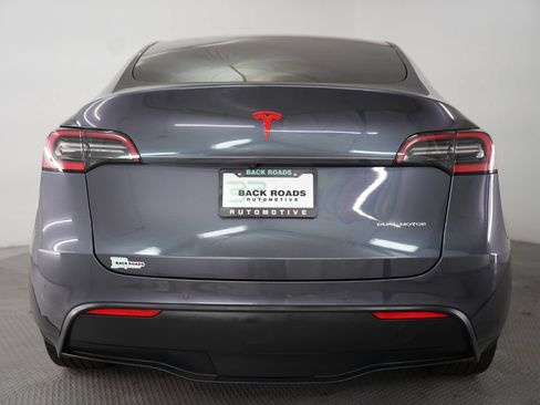 Used 2021 Tesla Model Y Long Range AWD/4WD image 8