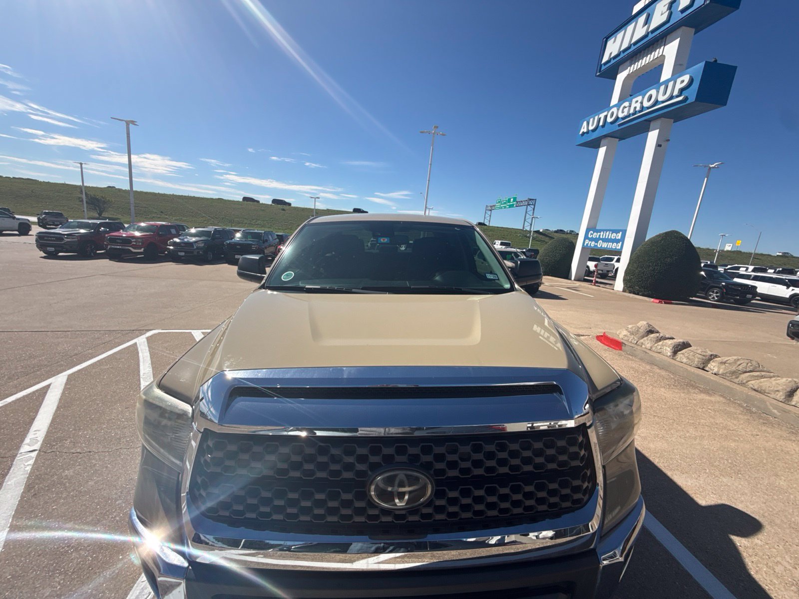 Used 2020 Toyota Tundra SR5 w/ SR5 Leather Package AWD/4WD image 19