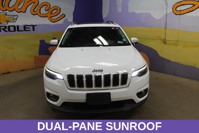 Used 2019 Jeep Cherokee Latitude w/ Comfort & Convenience Group AWD/4WD image 3