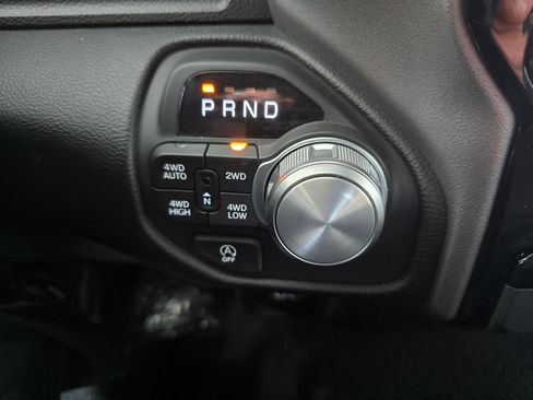 Used 2025 RAM 1500 Laramie AWD/4WD image 21