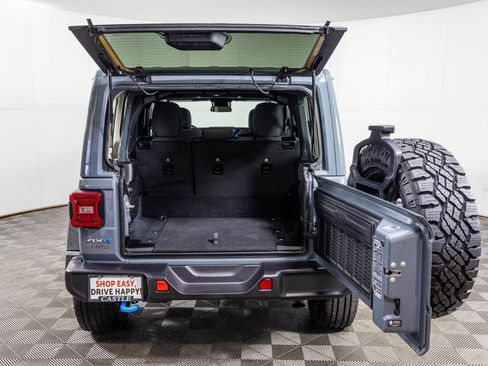 Used 2024 Jeep Wrangler Unlimited Sahara AWD/4WD image 40
