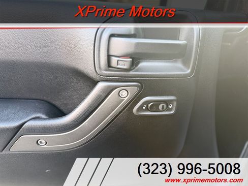 Used 2016 Jeep Wrangler Sport AWD/4WD image 13