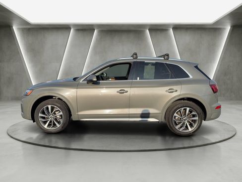 Used 2023 Audi Q5 2.0T Premium w/ Convenience Package AWD/4WD image 4