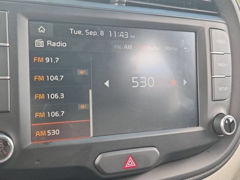 Used 2025 Kia Soul LX FWD image 18