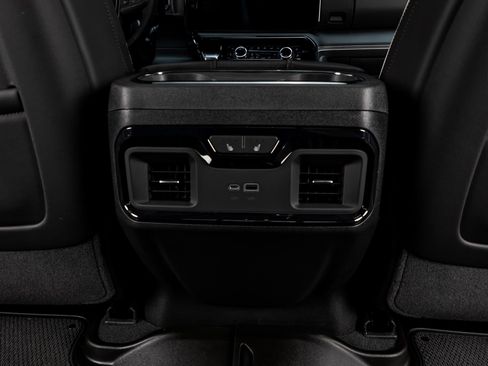 Used 2025 GMC Sierra 2500 AT4X image 33