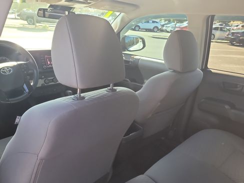 Used 2021 Toyota Tacoma SR w/ SR Convenience Package image 13