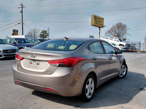 Used 2013 Hyundai Elantra GLS w/ Preferred Pkg image 6