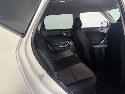 Used 2025 Kia Soul FWD image 30