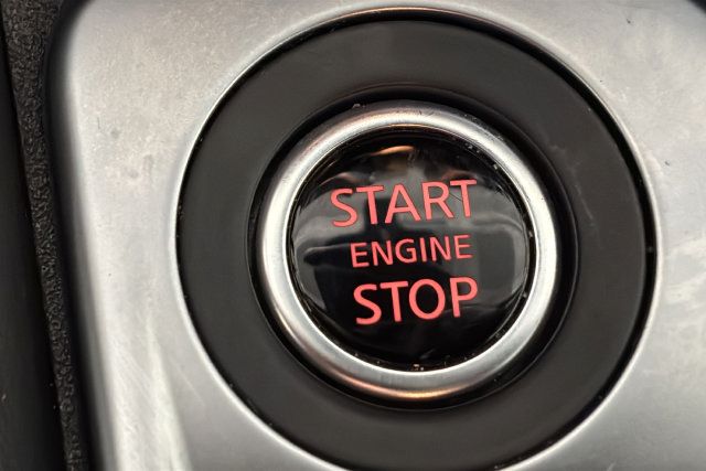 Used 2022 Nissan Sentra SR w/ Electronics Package FWD image 27