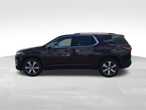 Used 2023 Chevrolet Traverse LT w/ LT Premium Package AWD/4WD image 2