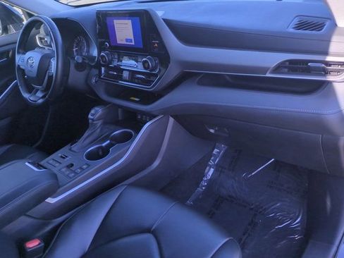 Used 2023 Toyota Highlander XLE image 37
