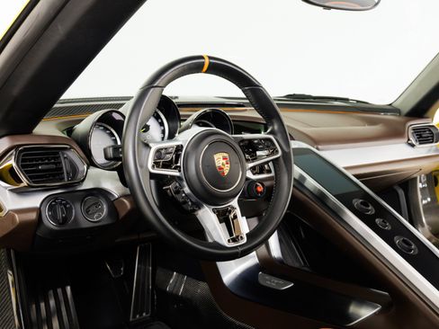 Used 2015 Porsche 918 Spyder AWD/4WD image 19