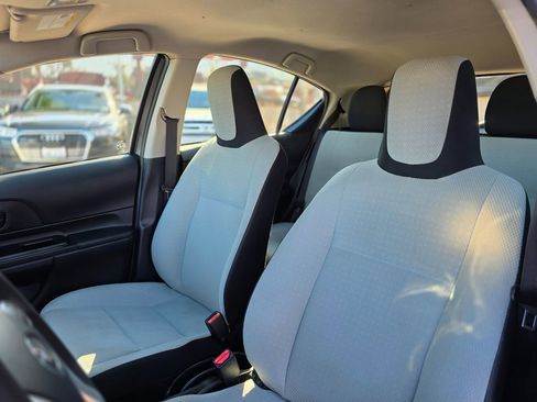 Used 2016 Toyota Prius C One image 21