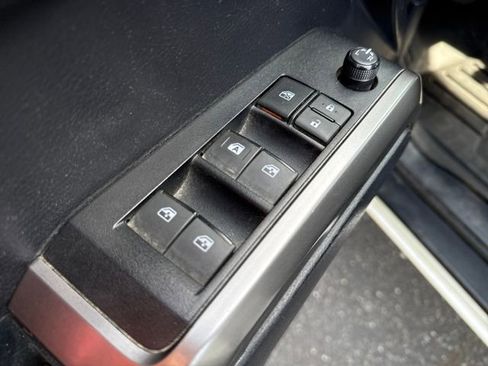 Used 2020 Toyota Tacoma SR5 image 23