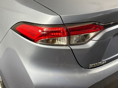 Used 2024 Toyota Corolla LE FWD image 35