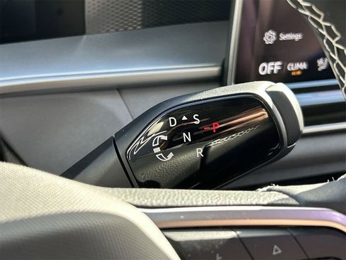 New 2026 Volkswagen Tiguan SE image 26