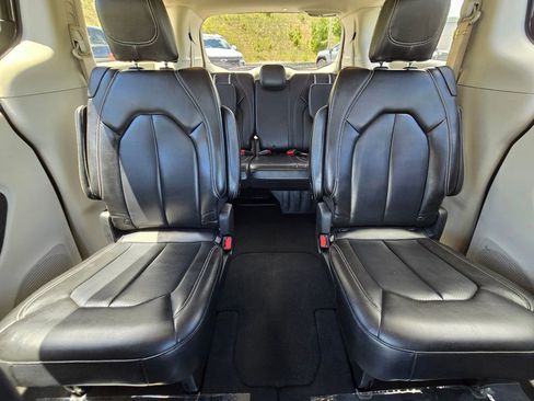 Used 2021 Chrysler Voyager Lxi FWD image 43