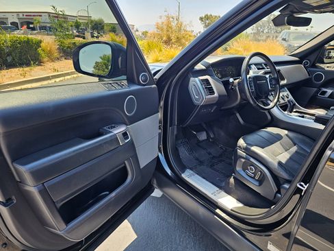 Used 2017 Land Rover Range Rover Sport HSE AWD/4WD image 15