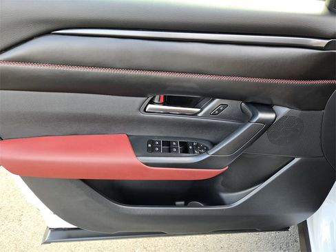 Certified 2025 MAZDA CX-50 2.5 Hybrid w/ Premium Plus Pkg image 16