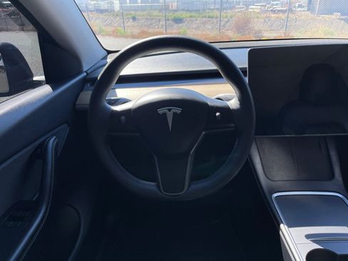 Used 2021 Tesla Model Y Long Range AWD/4WD image 12