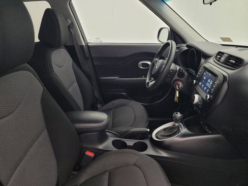 Used 2019 Kia Soul + image 21