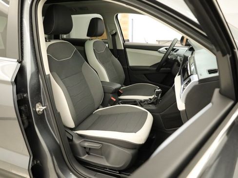 New 2026 Volkswagen Taos SE image 32