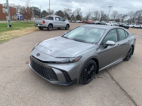 New 2026 Toyota Camry SE image 3