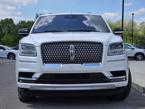Used 2019 Lincoln Navigator Reserve AWD/4WD image 3