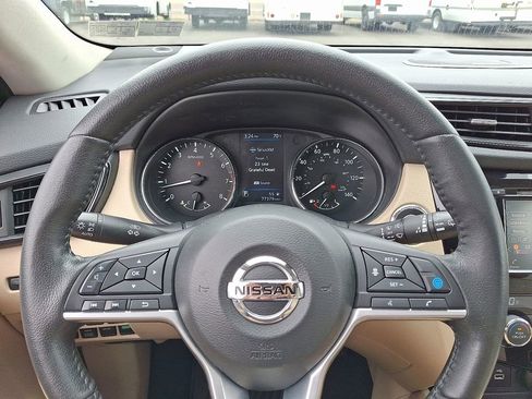 Used 2019 Nissan Rogue SV w/ Sun & Sound Touring Package image 20