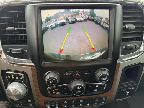 Used 2015 RAM 1500 Laramie w/ Convenience Group AWD/4WD image 18