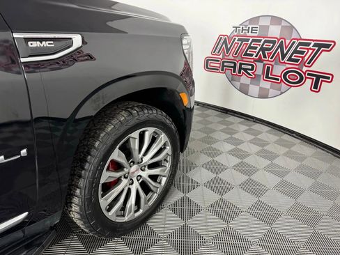 Used 2021 GMC Yukon XL Denali w/ Advanced Technology Package AWD/4WD image 35