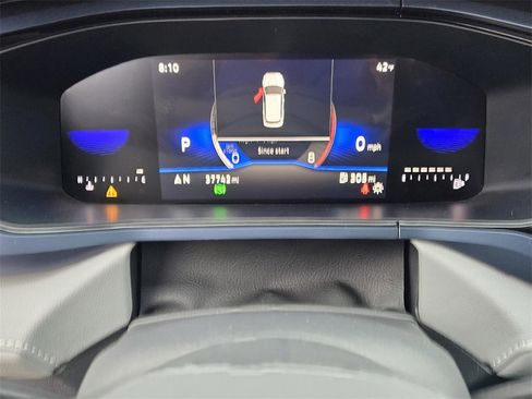 Used 2024 Volkswagen Taos SE image 24