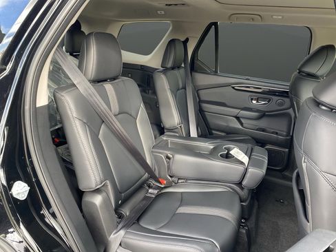 New 2025 Honda Pilot Touring image 33