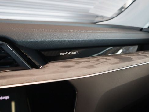 Used 2022 Audi e-tron Premium image 25