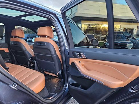 Used 2022 BMW X5 xDrive45e w/ Climate Comfort Package image 14